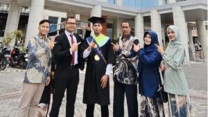 Kisah Inspiratif, Lulus S2 Unesa IPK Nyaris Sempurna, Tanpa Tesis? Ini Triknya!